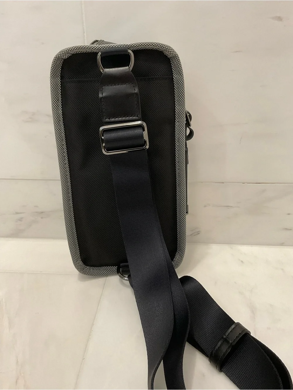 NEW Tumi ALPHA X 10.5” Polyester & Nylon Compact Sling Crossbody - METEOR GRAY❗️